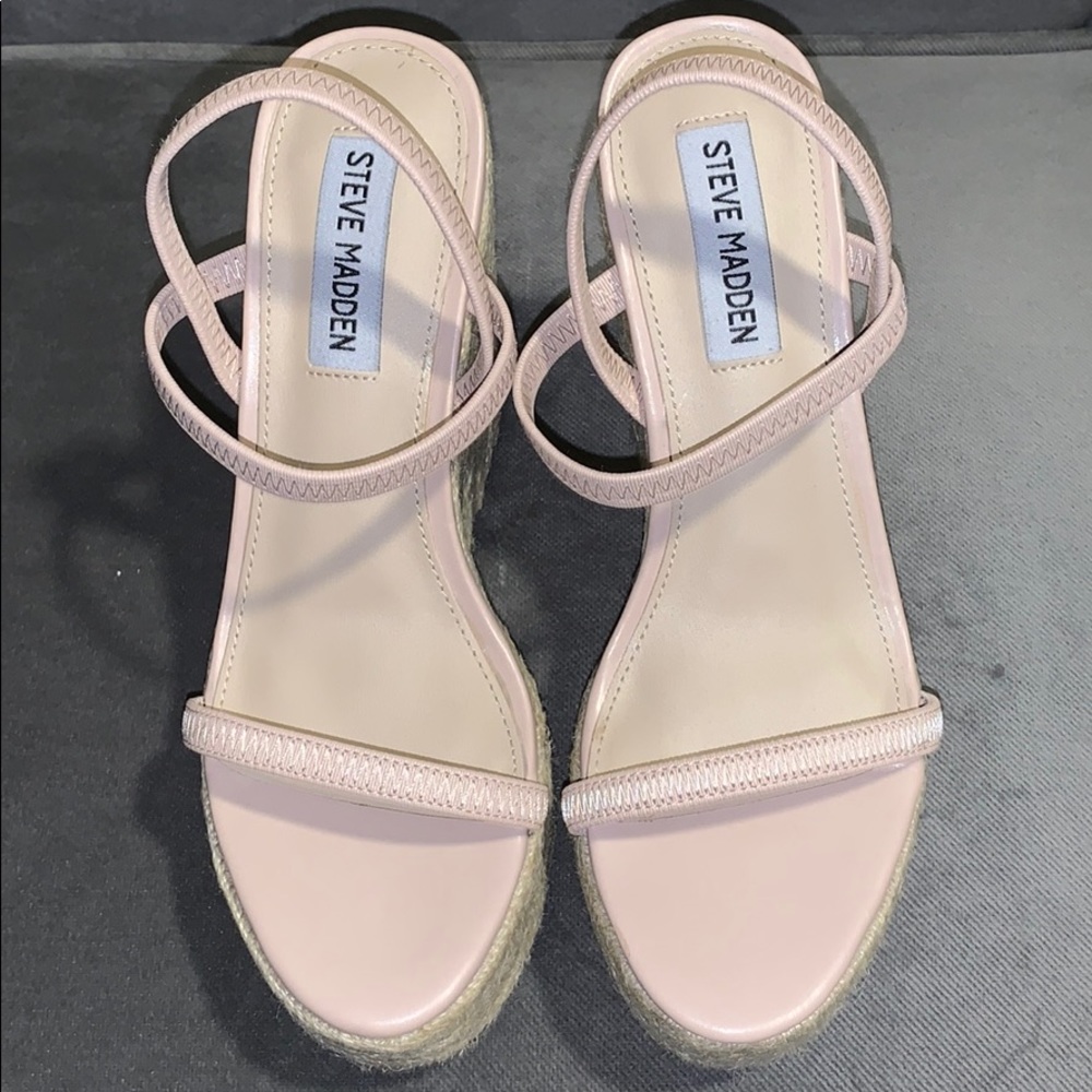 NWOT Steve Madden wedged heels size 6